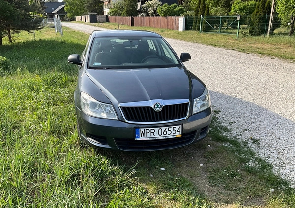 Skoda Octavia cena 21900 przebieg: 114000, rok produkcji 2009 z Piastów małe 67